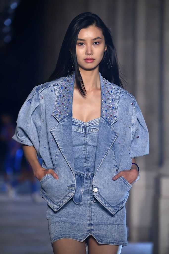 Джинсовая куртка модная в этом сезоне