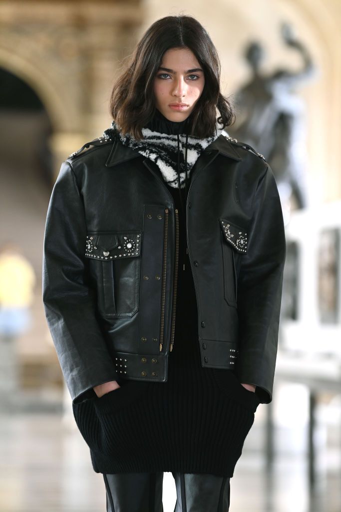 Кожаные курки не сдают модных позиций