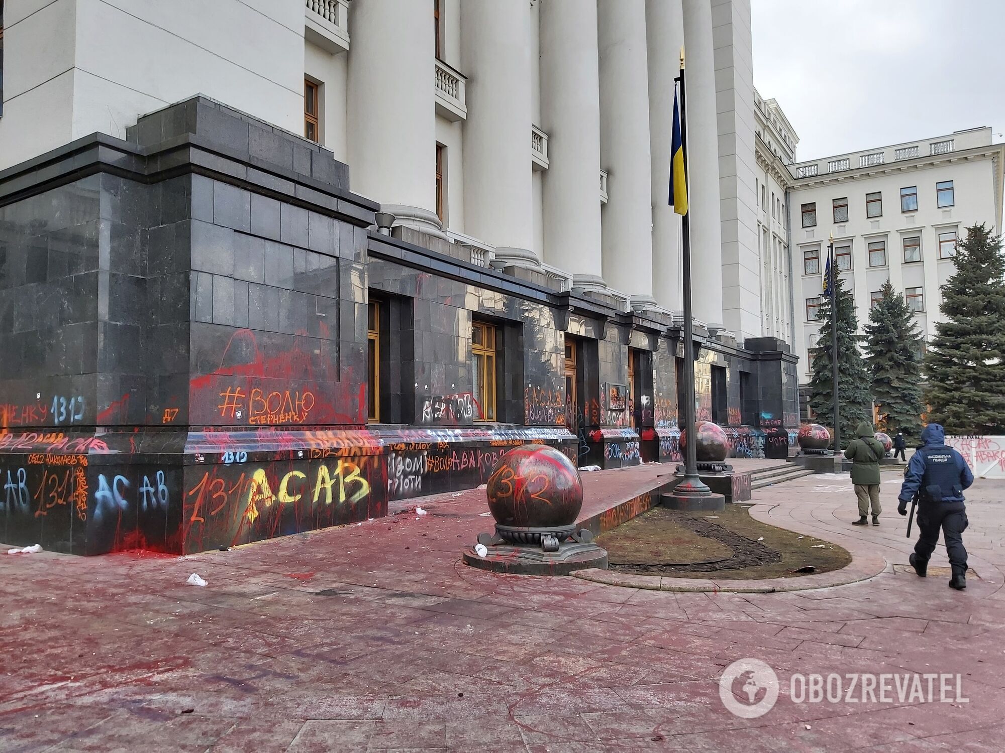 Чим можуть закінчитися погроми на Банковій, або В чому різниця між майданами і подіями на Донбасі