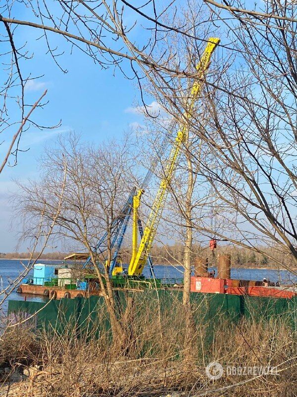 Міст будують і в вихідні дні