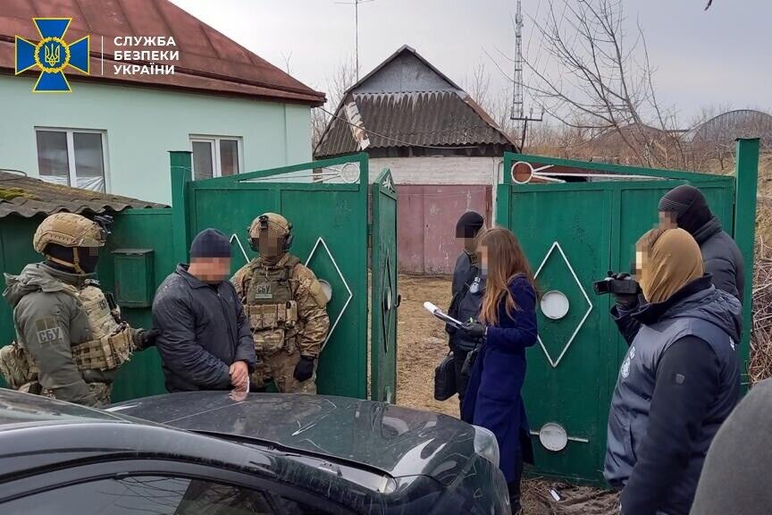 В доме террориста "ЛНР" под Харьковом изъяли оружие