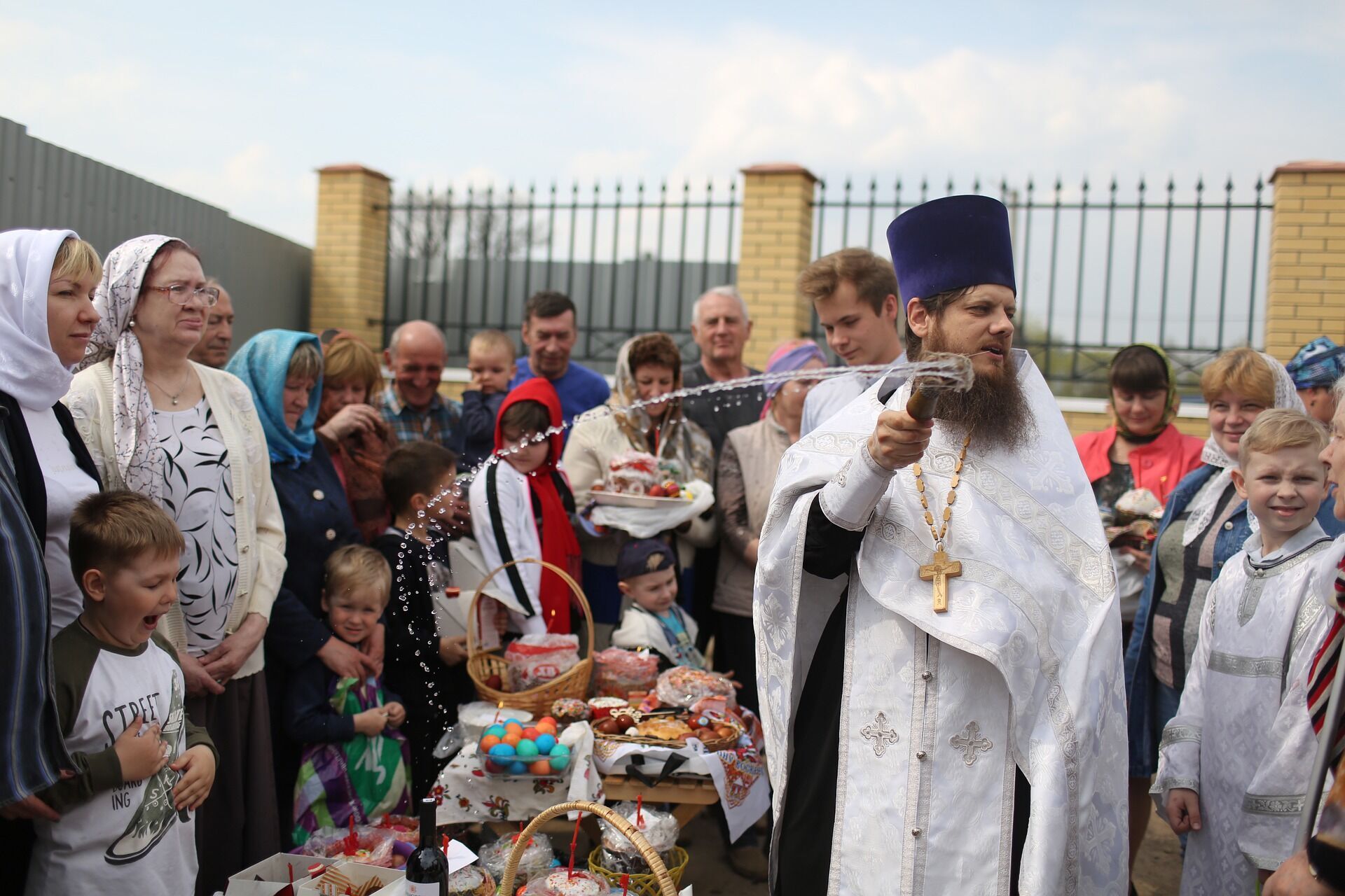 Православна Пасха відзначається в один з днів з 4 квітня по 8 травня включно