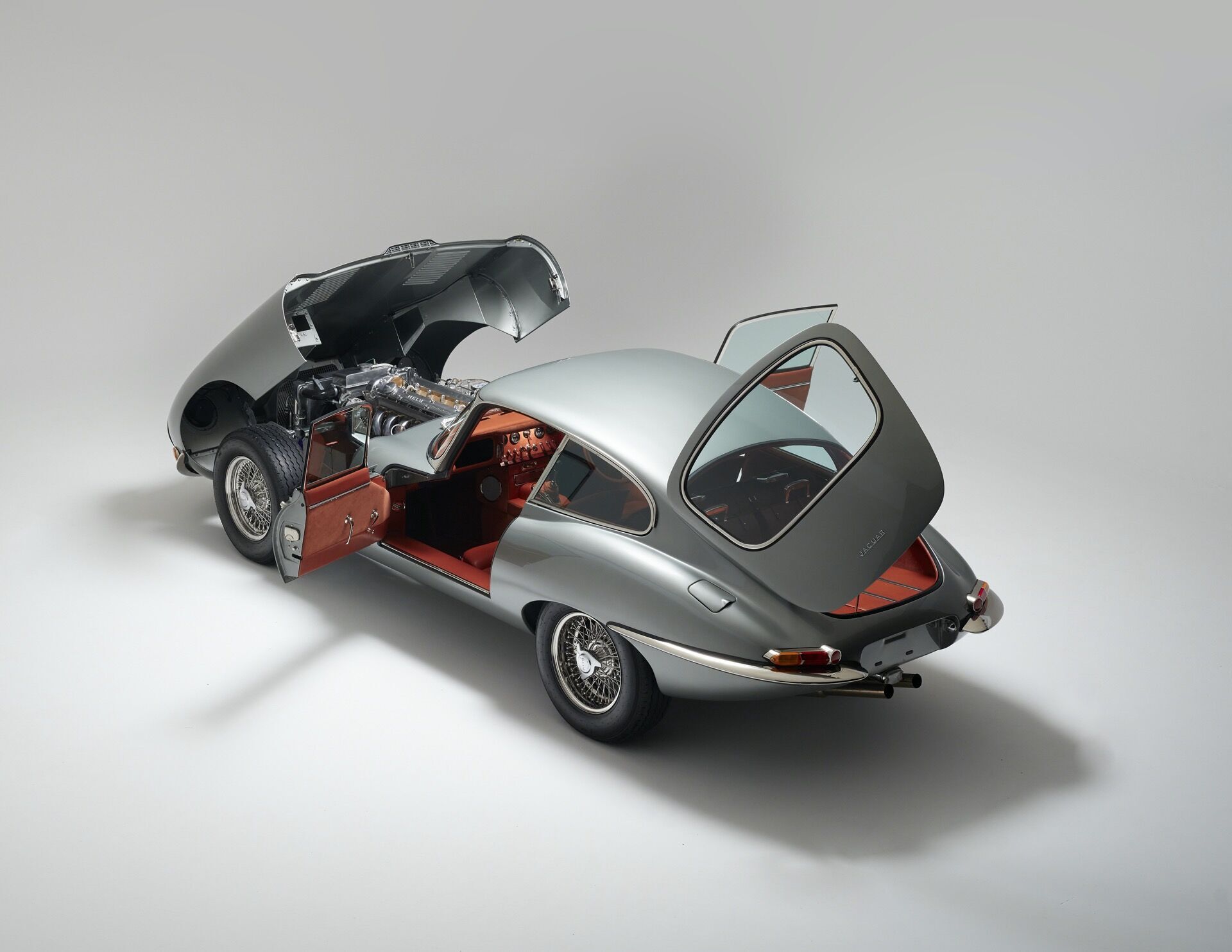 Всего будет изготовлено 20 экземпляров модели Helm Jaguar E-type