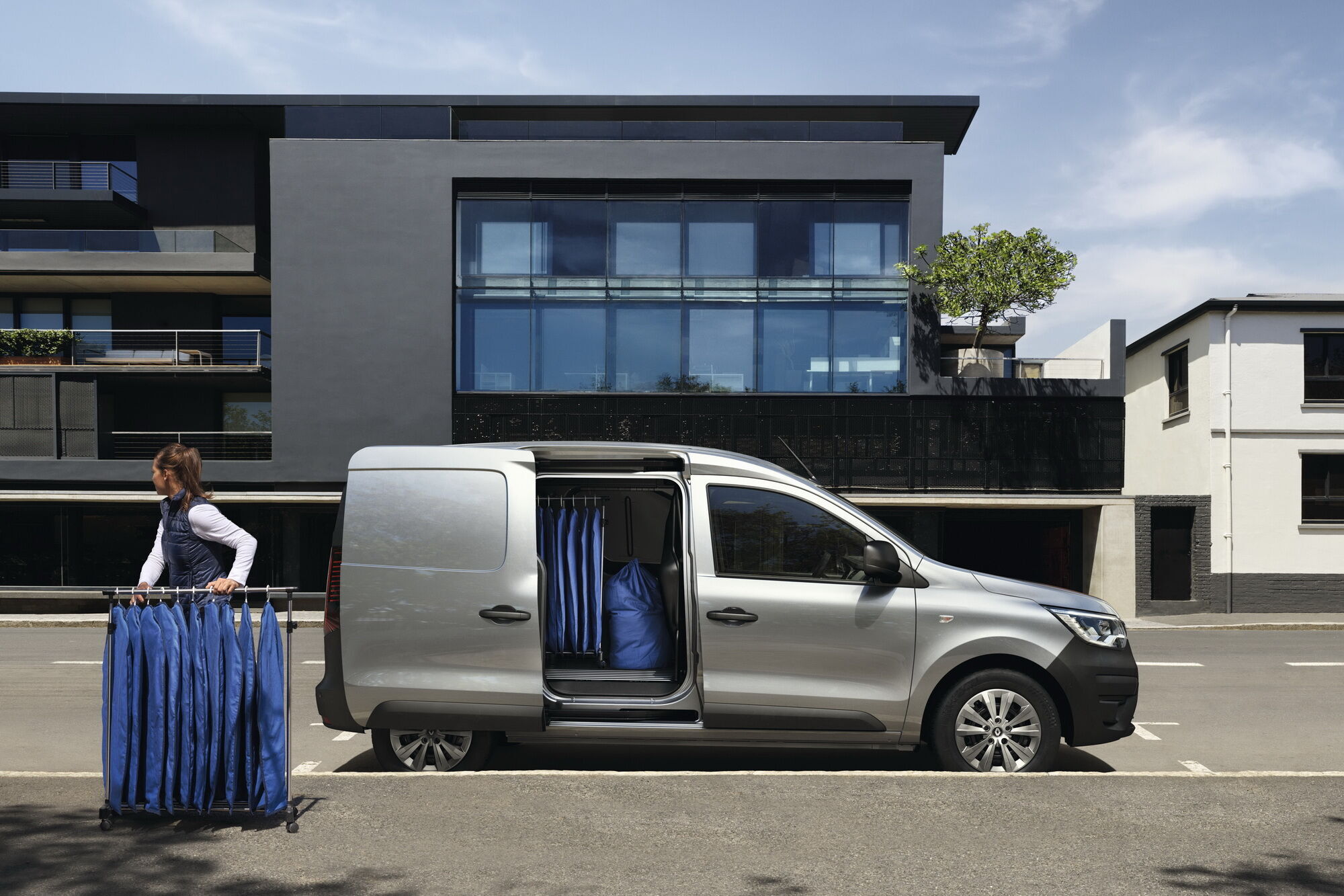 Полезный объем грузового отделения Renault Express Van составляет 3,7 м3