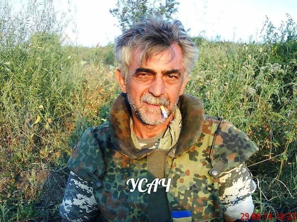 Солдат Евгений Тельнов