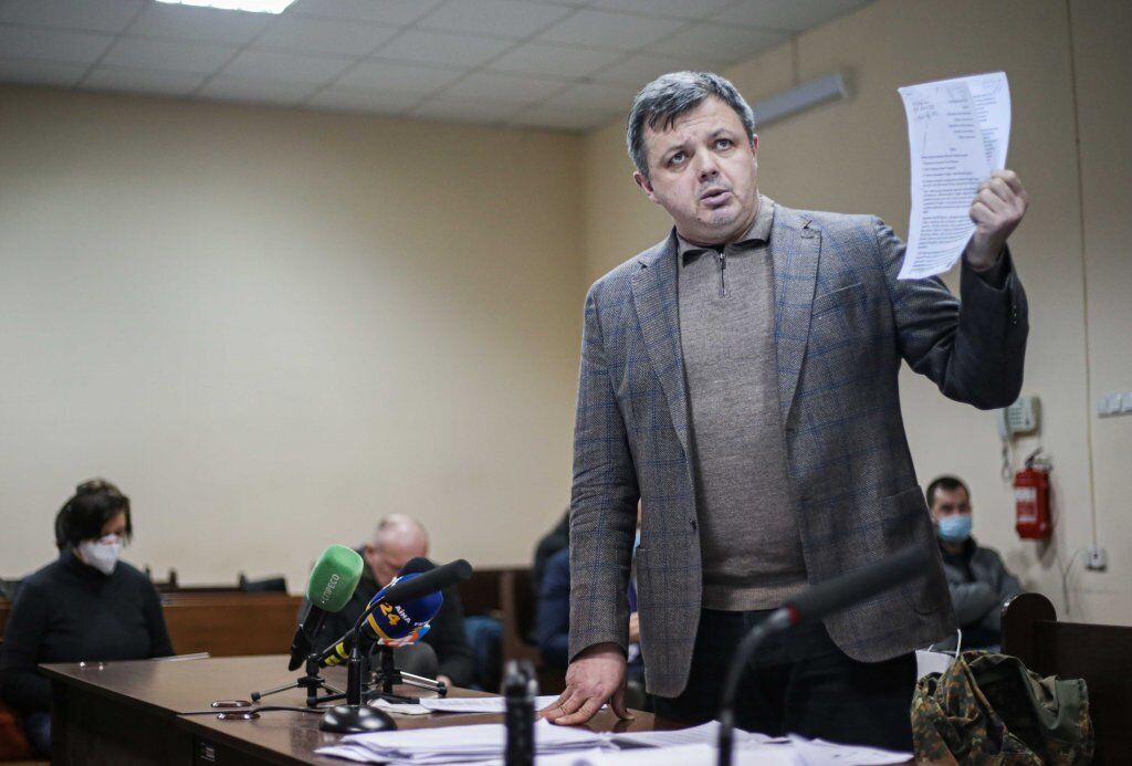 Семенченко отправили под стражу.