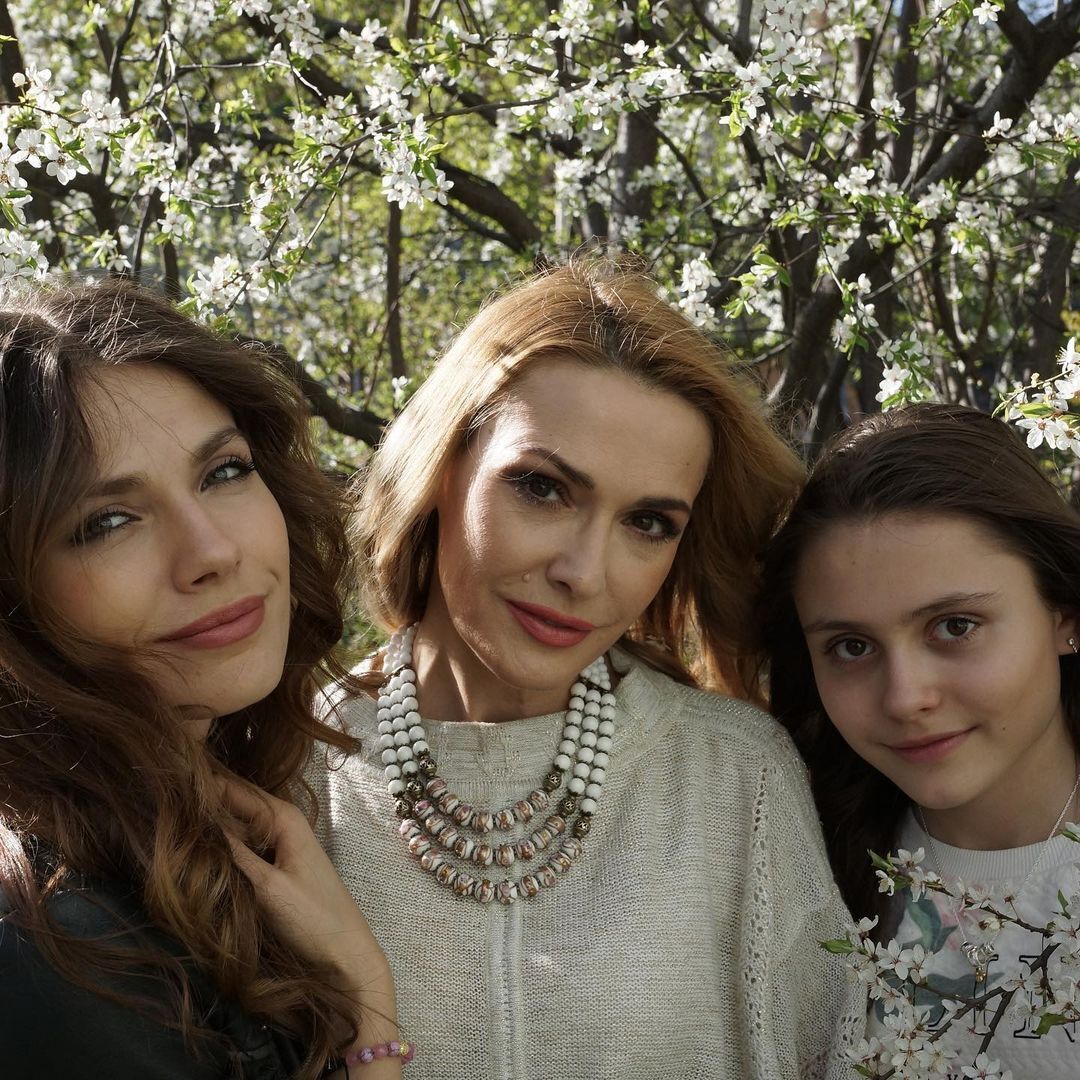 Ольга Сумська з доньками