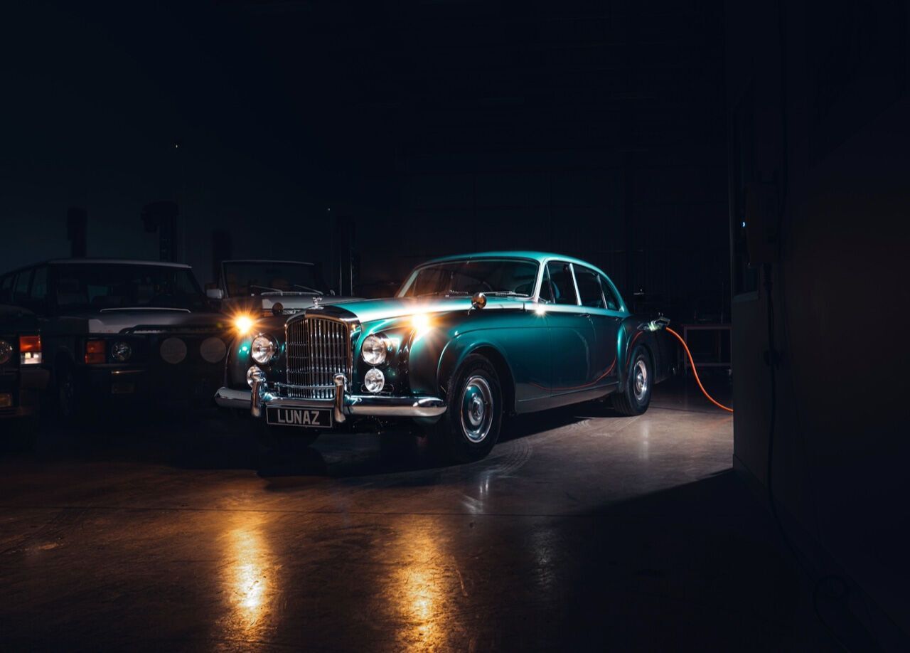 Британская компания Lunaz показала электрический Bentley