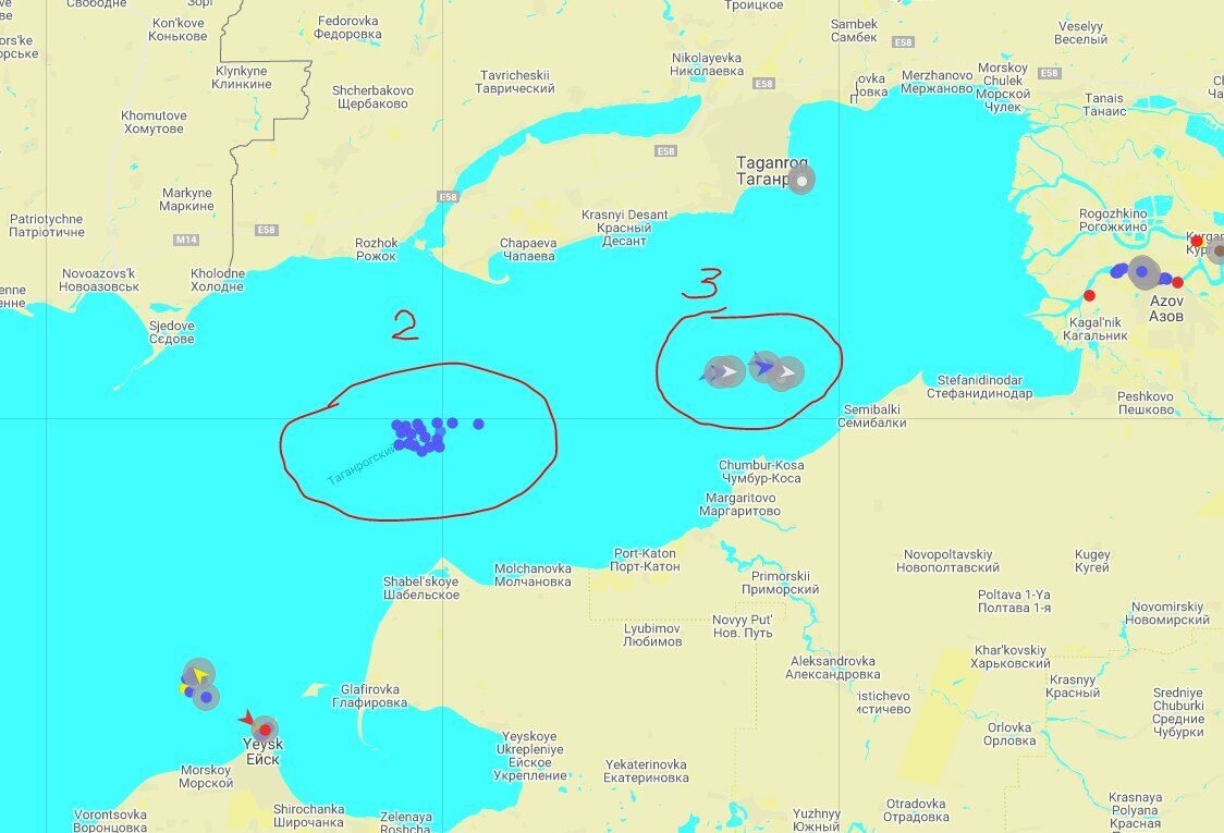 В Таганрогском заливе остановилась группа из 20 судов
