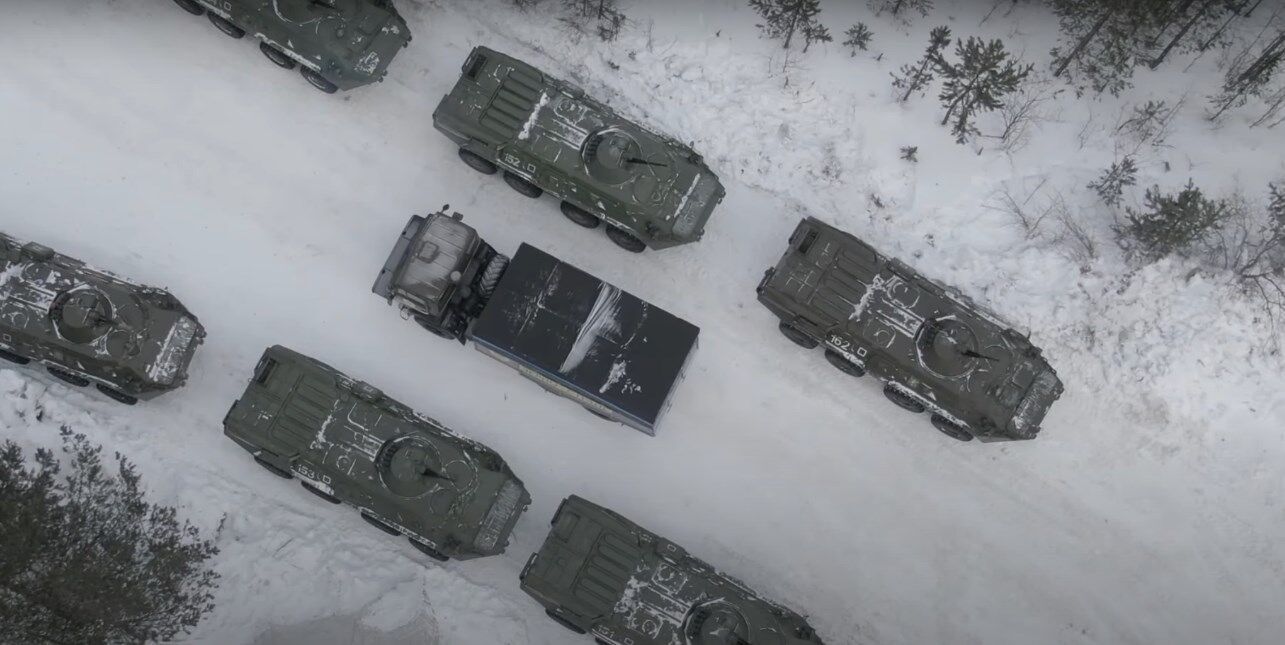 У Росії показали, як їхня армія готується коїти "воєнні злочини". Фото і відео