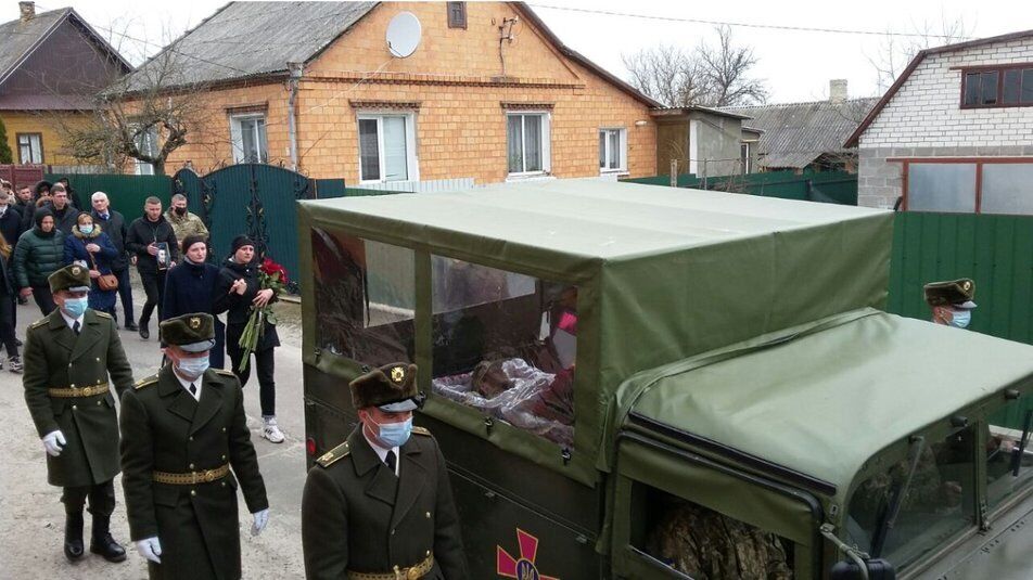 Траурная процессия в городе Дубровица на Ривненщине