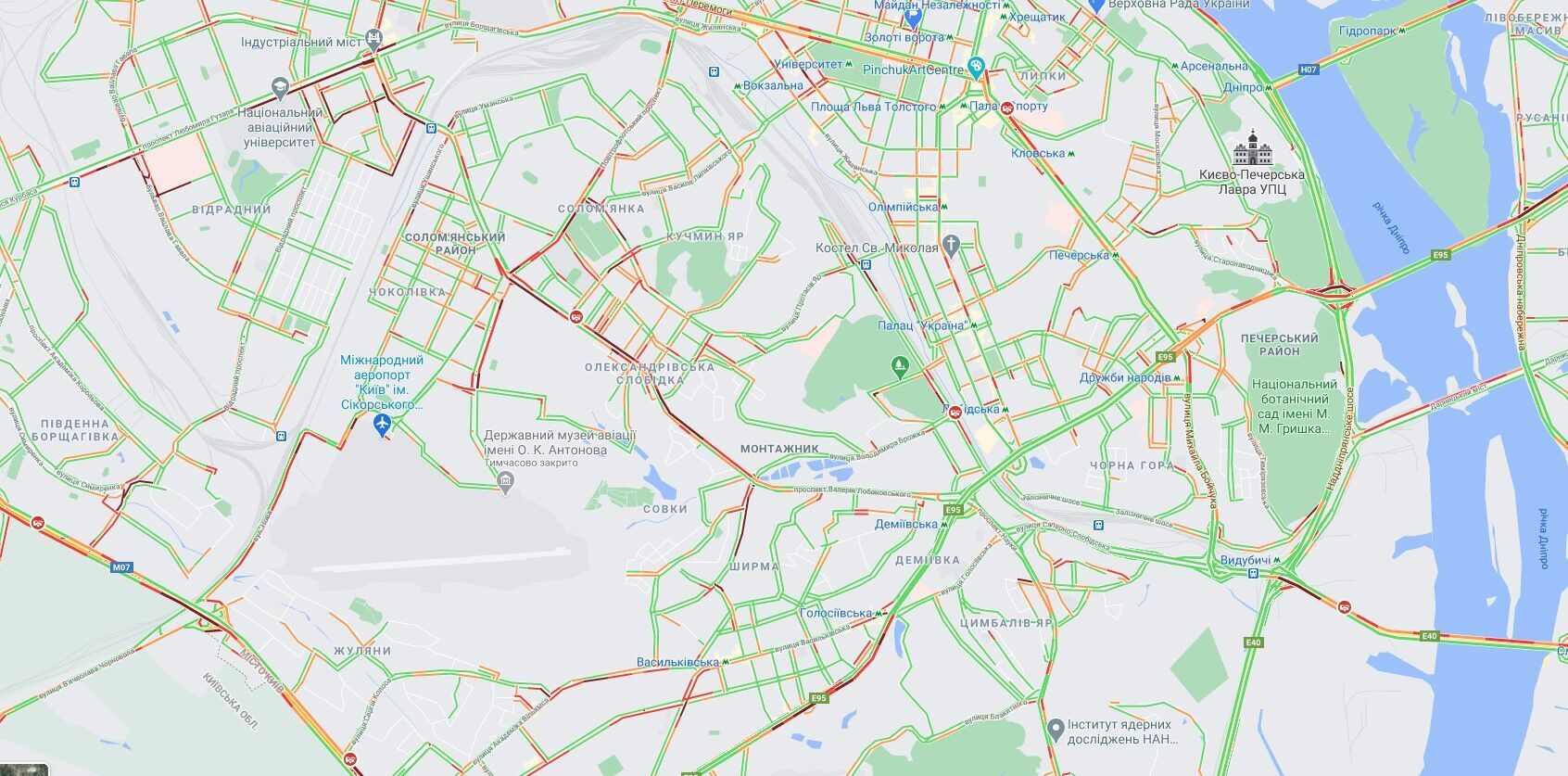 В Киеве ДТП спровоцировали серьезные пробки.