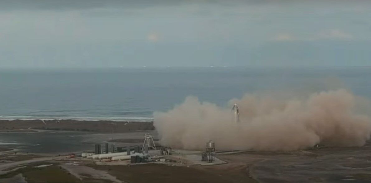Міжпланетний корабель SpaceX вибухнув після посадки. Фото і відео випробувань