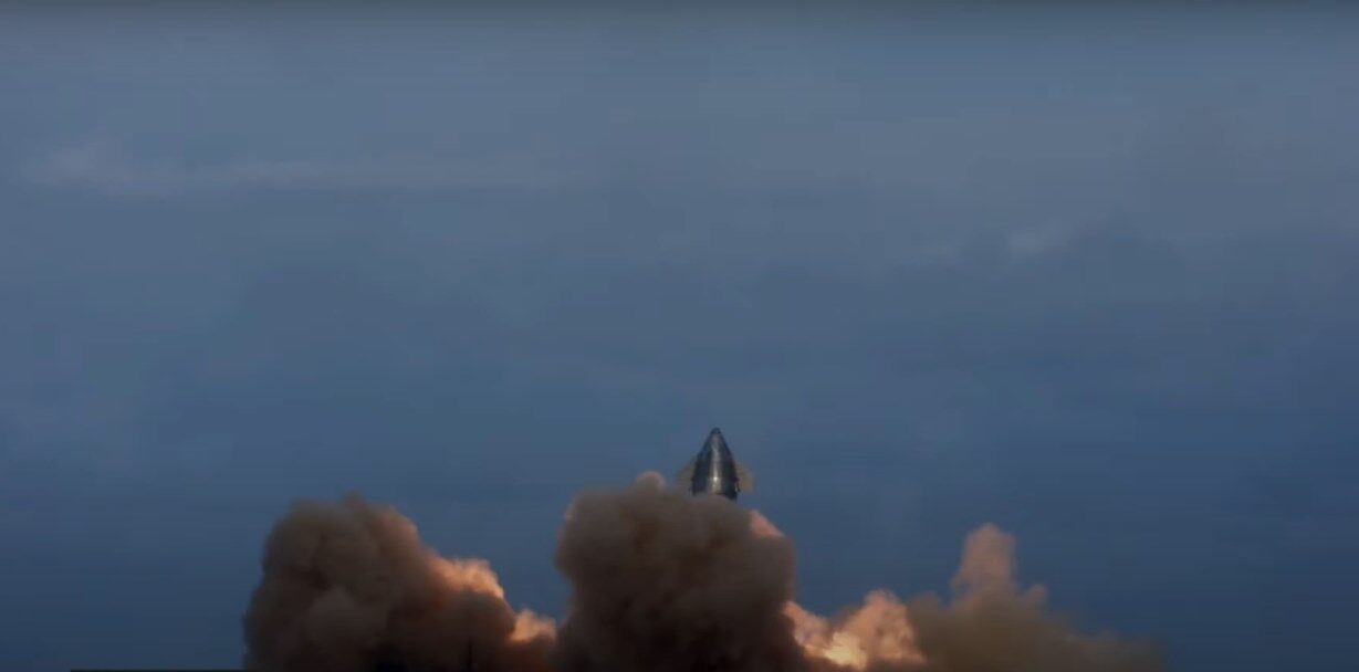 Межпланетный корабль SpaceX взорвался после посадки. Фото и видео испытаний