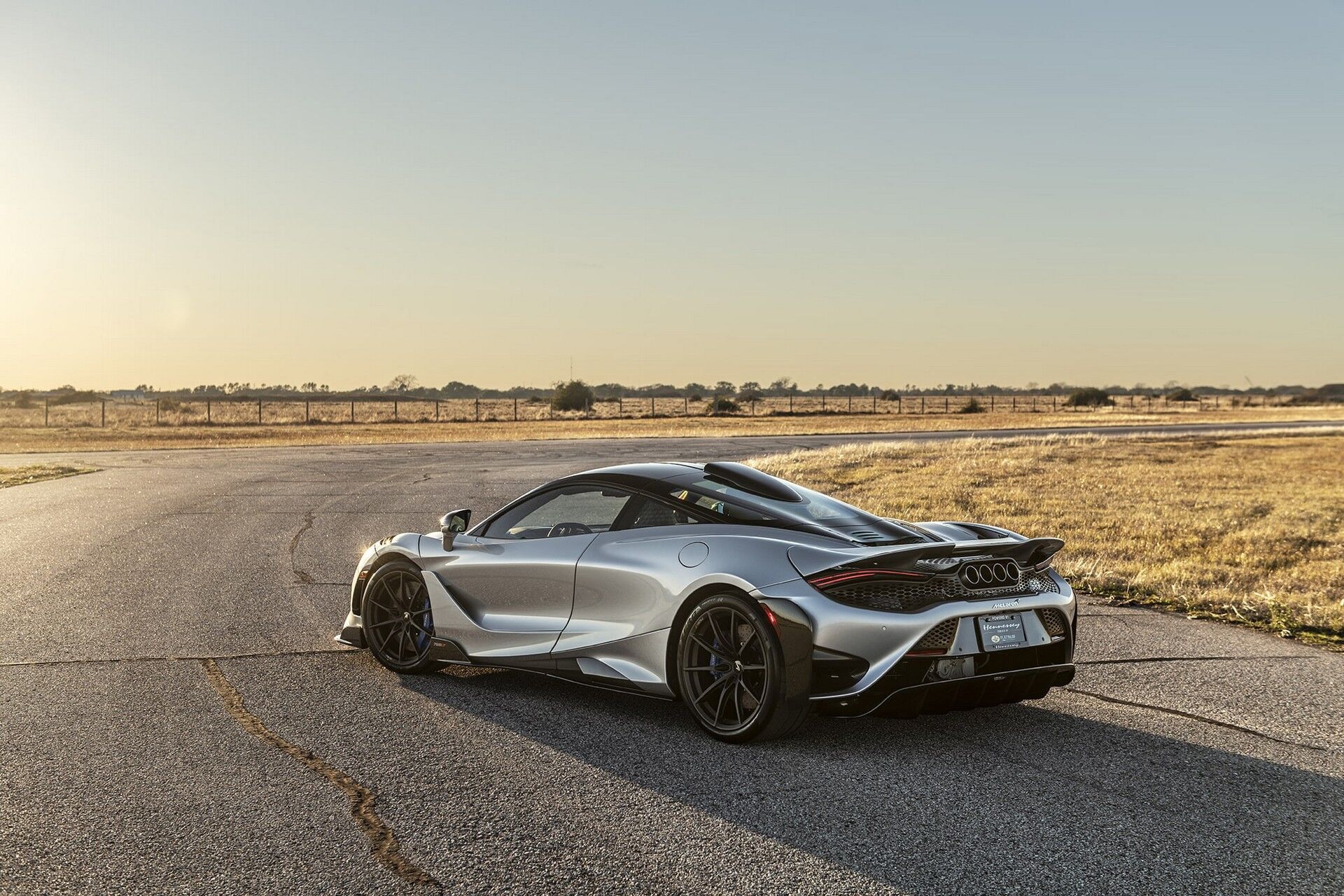 Hennessey "прокачала" McLaren 765LT до 1015 л.с.