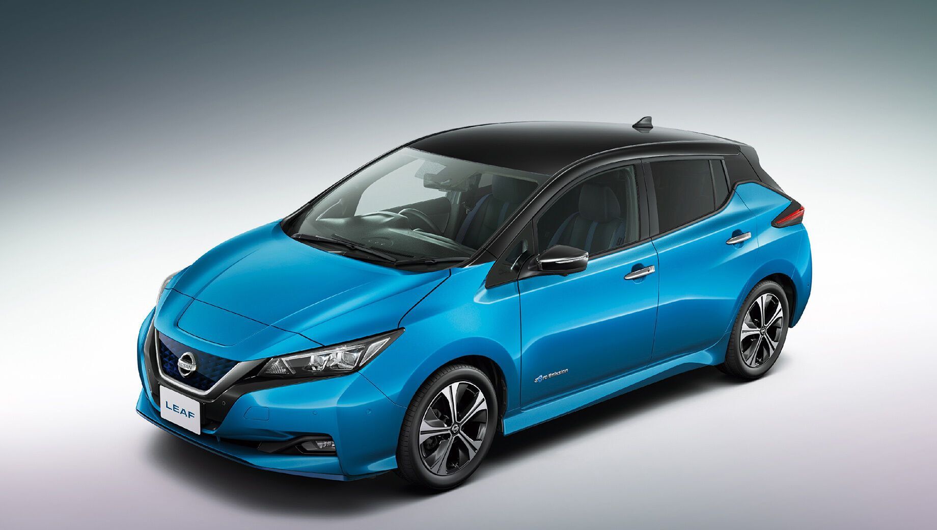 Nissan Leaf вдома заряджається за 8 годин