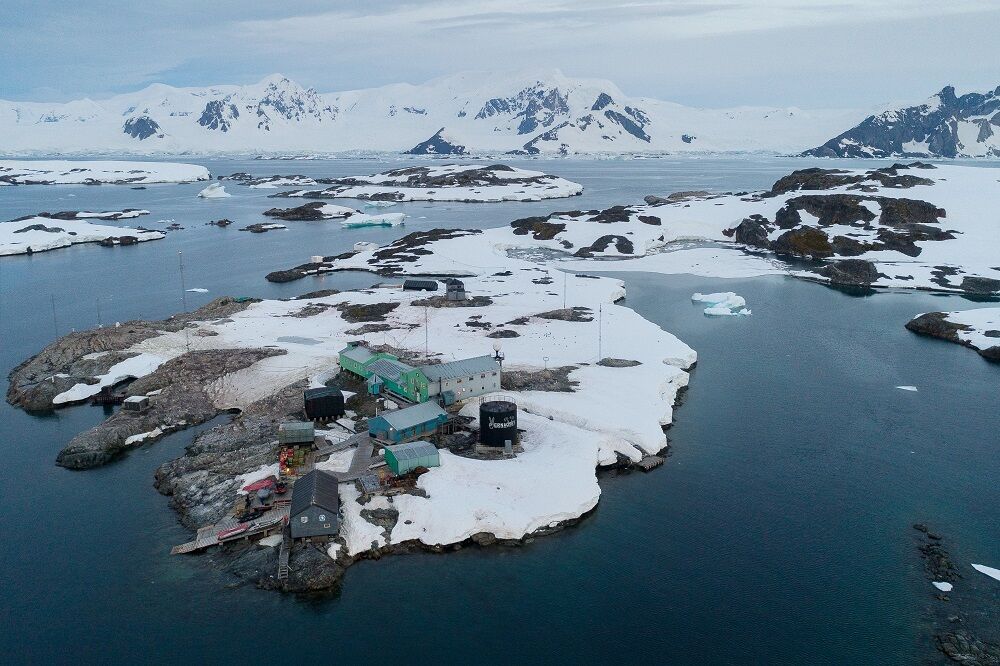 Антарктида перестала бути єдиним вільним від COVID-19 континентом