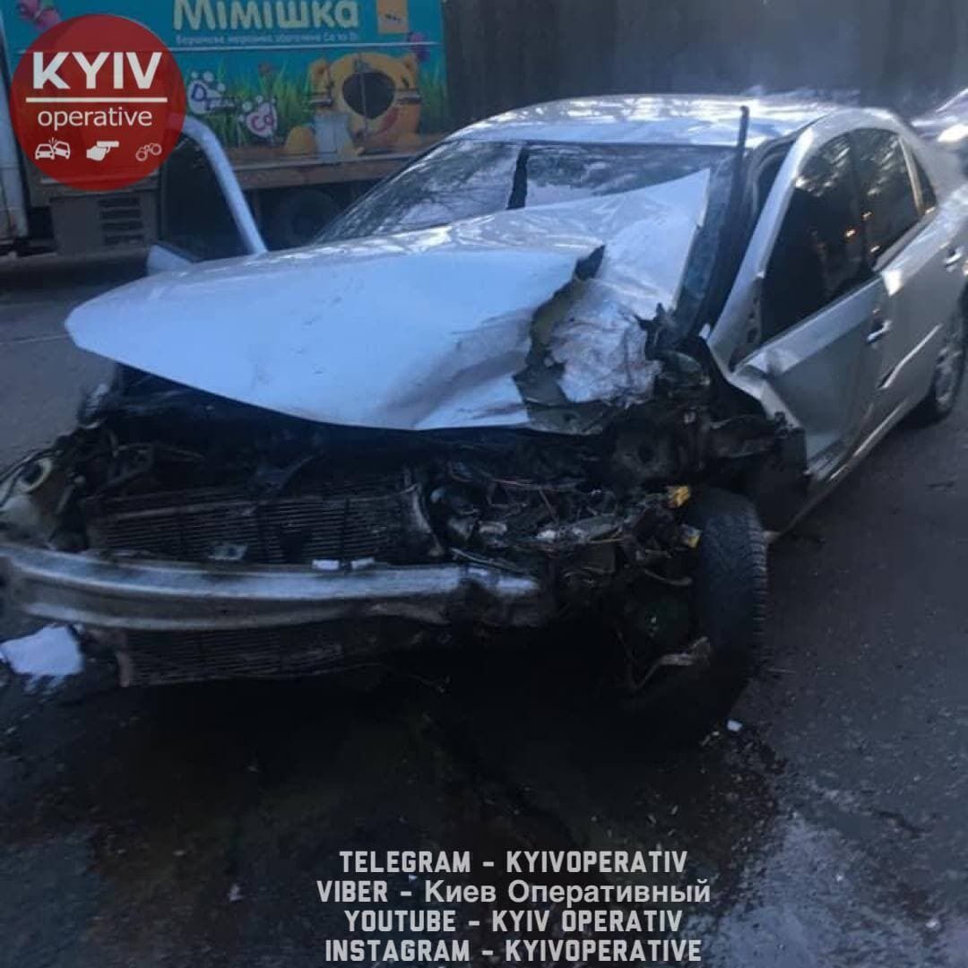 Пошкоджений автомобіль