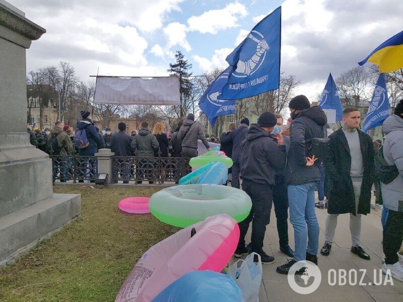 Прихильники руху "Традиція і порядок"