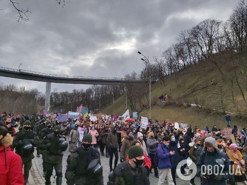 Учасники маршу йшли Володимирським спуском до Поштової площі