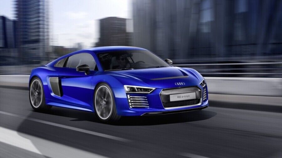 Audi R8 etron за миллион евро