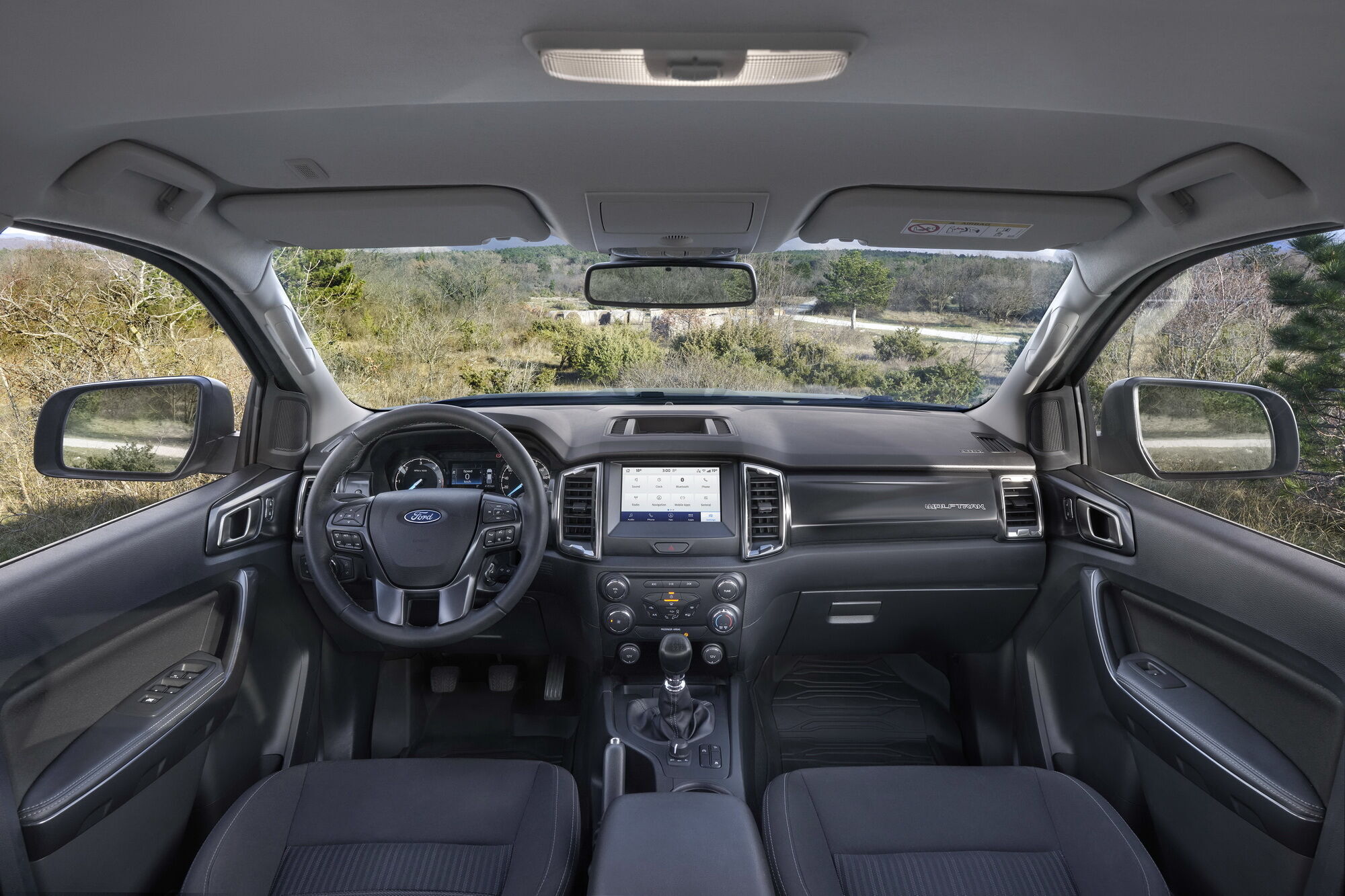 Информационно-навигационная система Ford SYNC 3 с сенсорным экраном диагональю 8 дюймов входит в базовую комплектацию