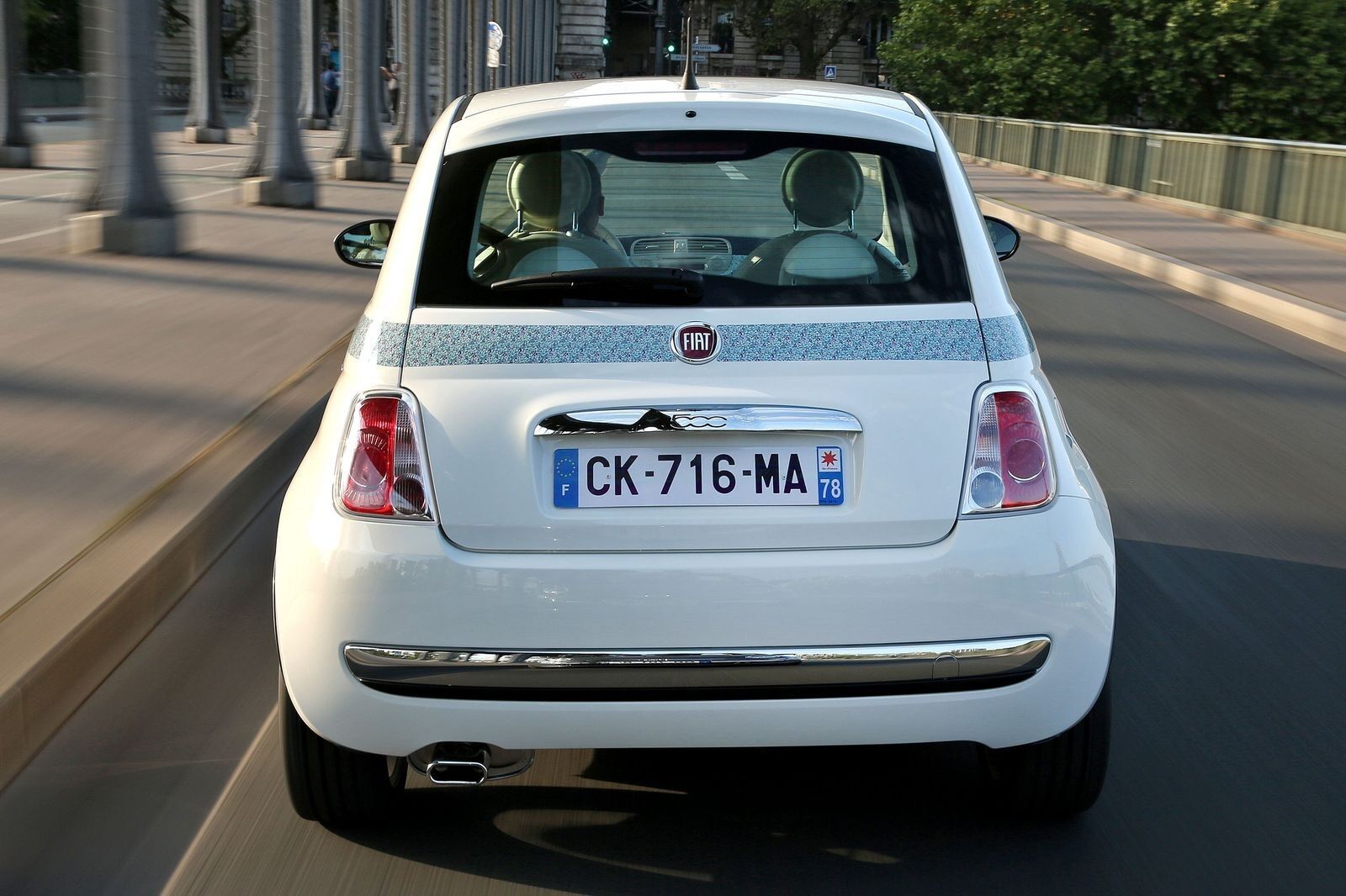 Fiat 500 оказался стильным атрибутом для города