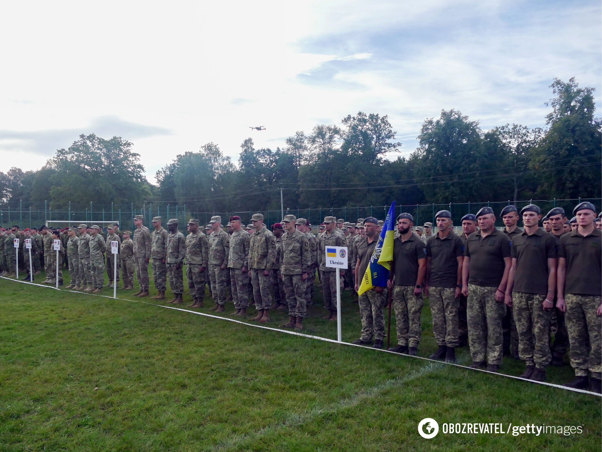 Українські військові на церемонії початку багатонаціональних військових навчань "Швидкий тризуб 2019" на Яворівському полігоні