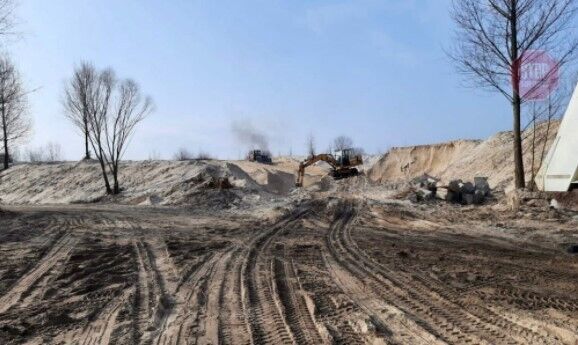 Активісти промоніторили незаконні місця видобутку піску у столиці