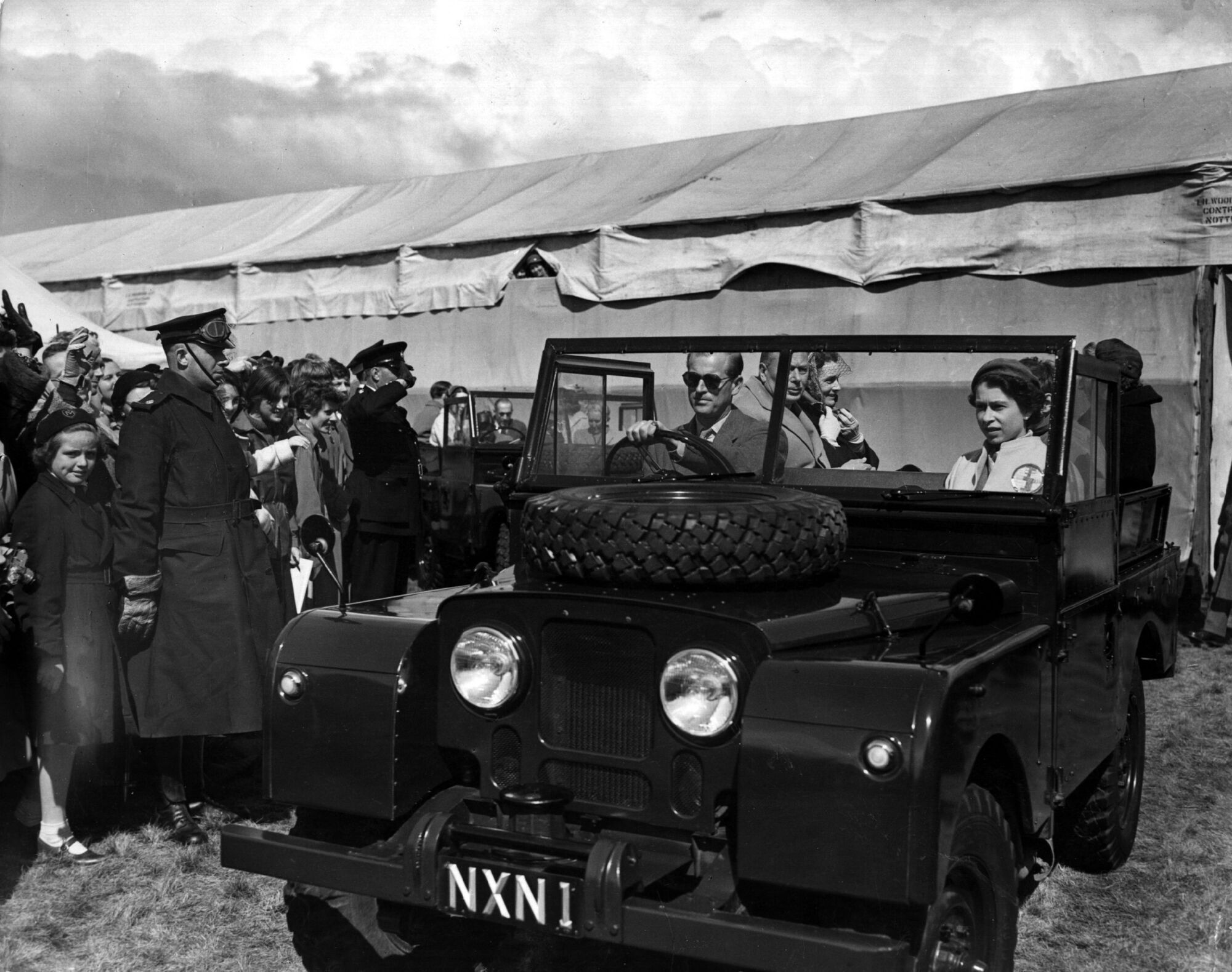 Один із перших королівських Land Rover