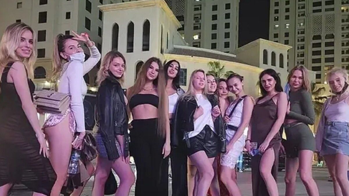 Учасниці скандальної зйомки в Дубаї