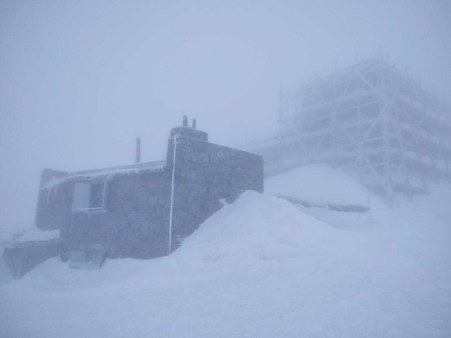Сніг на горі Піп Іван Чорногорський