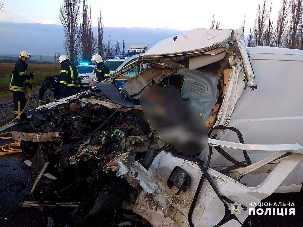 В аварии погиб водитель.