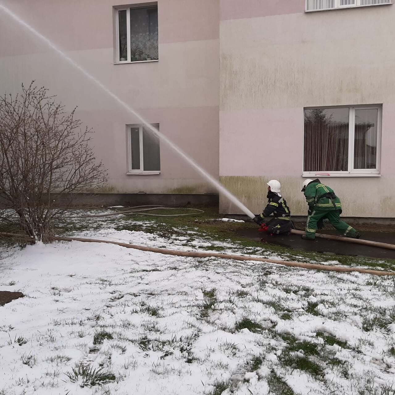 На Прикарпатье загорелась больница, эвакуировали почти 40 человек. Фото