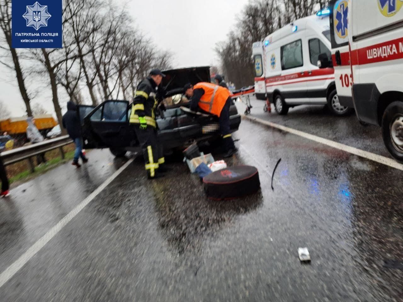 В аварії одна людина загинула, ще двоє – отримали травми.