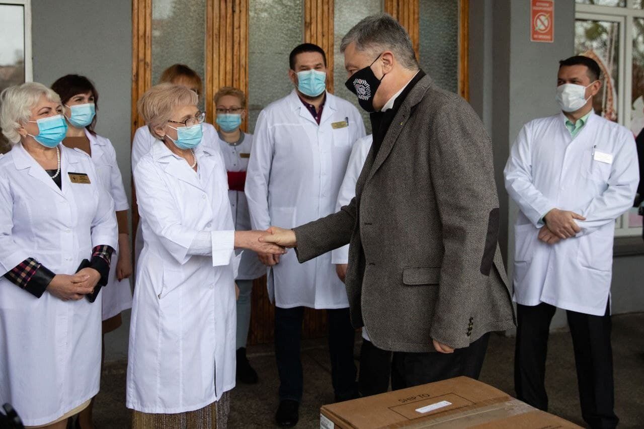 Порошенко призвал медиков передать свои предложения и замечания, которые фракция "ЕС" сформирует в виде законодательных инициатив