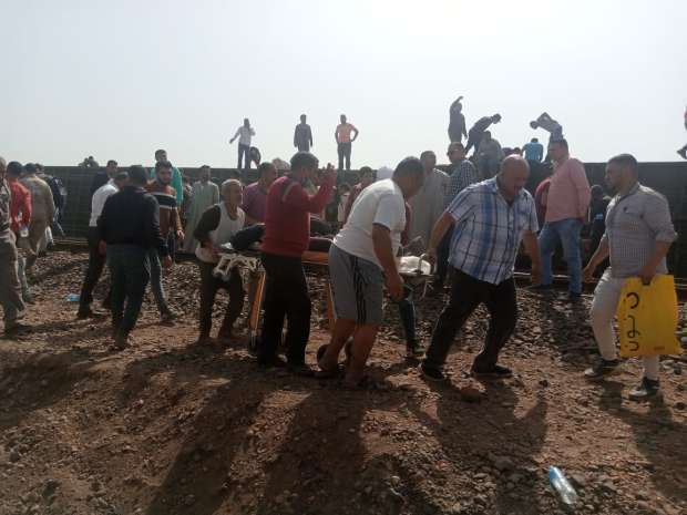 В Египте поезд сошел с рельс: погибли более 30 человек, больше 100 ранены. Видео