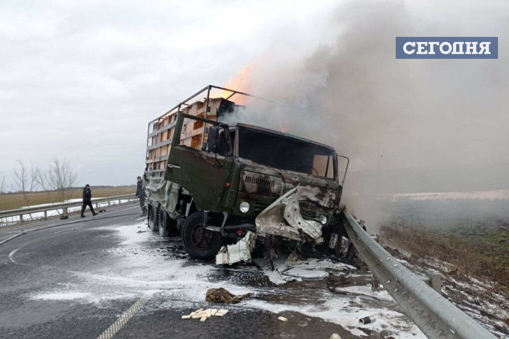 В аварії загинули водій і пасажир легковика.