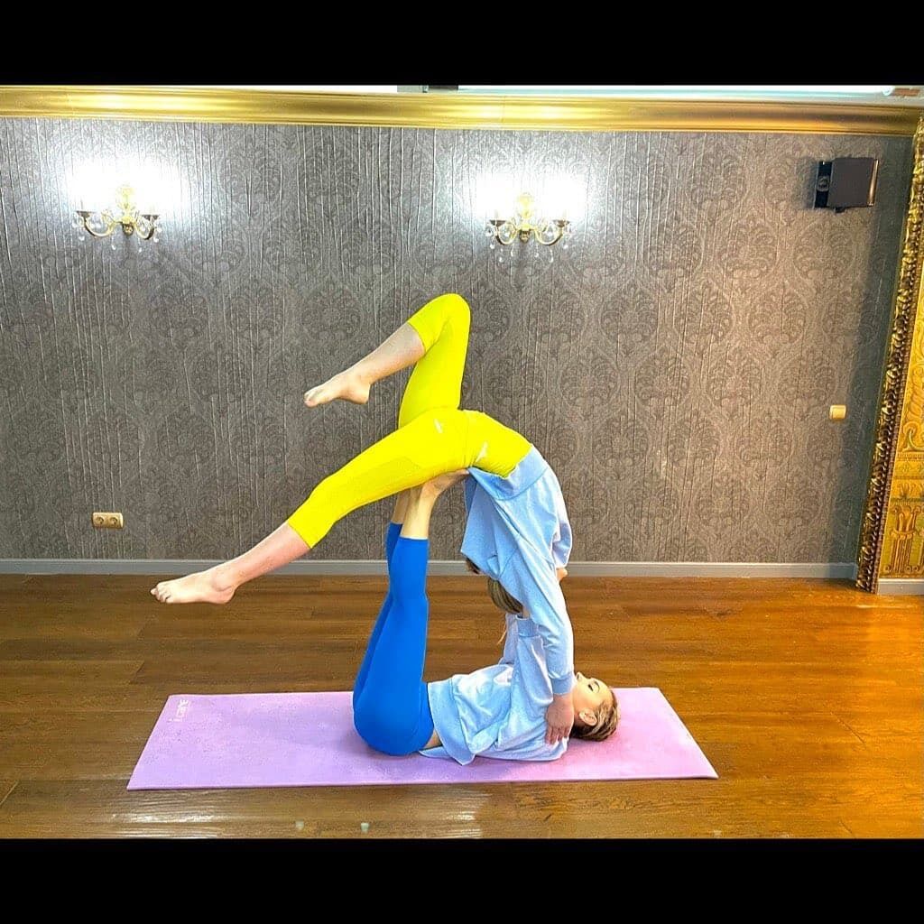 Віталіна Ющенко показала вправу.