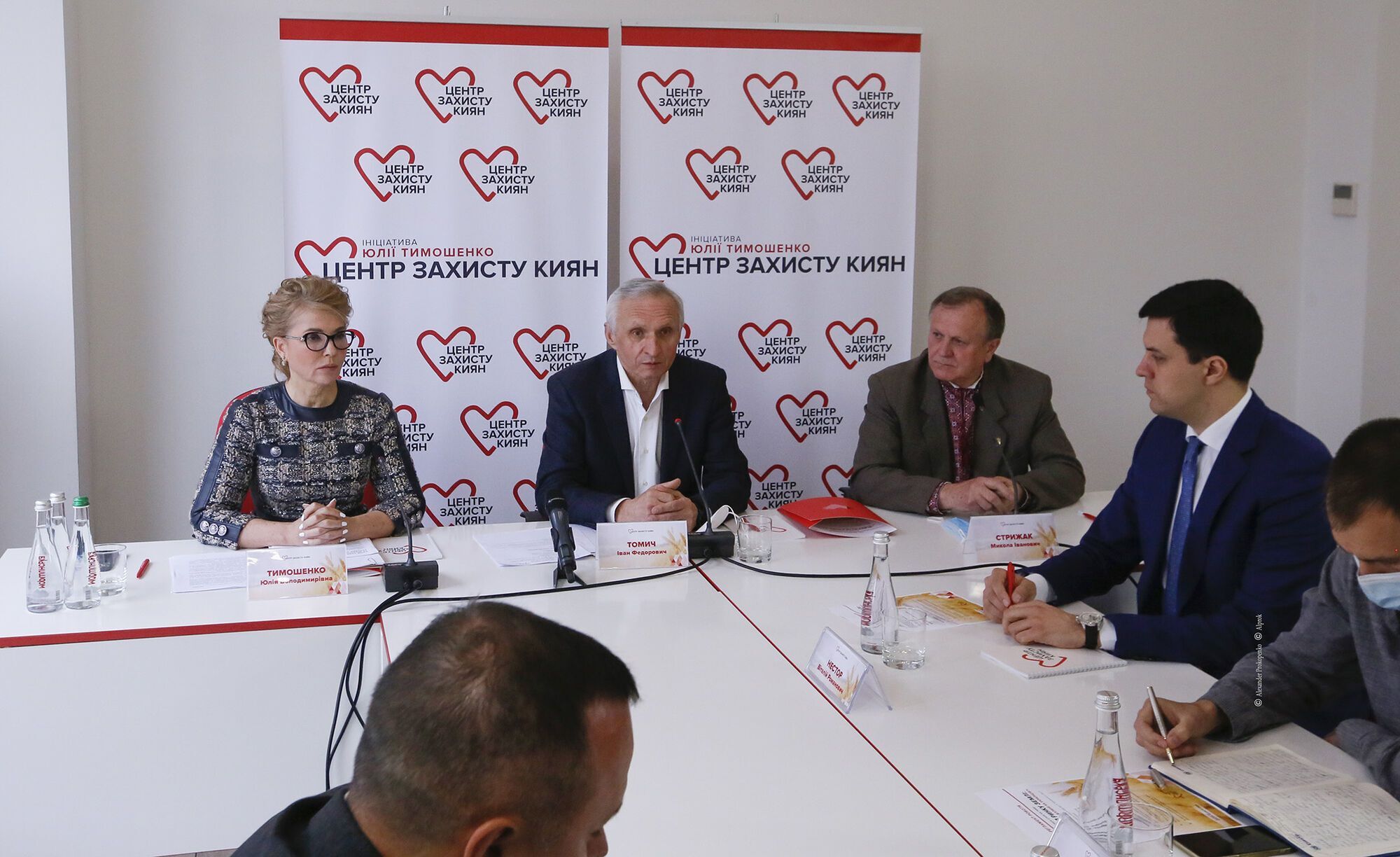 Тимошенко закликала не допустити продажу землі іноземцям