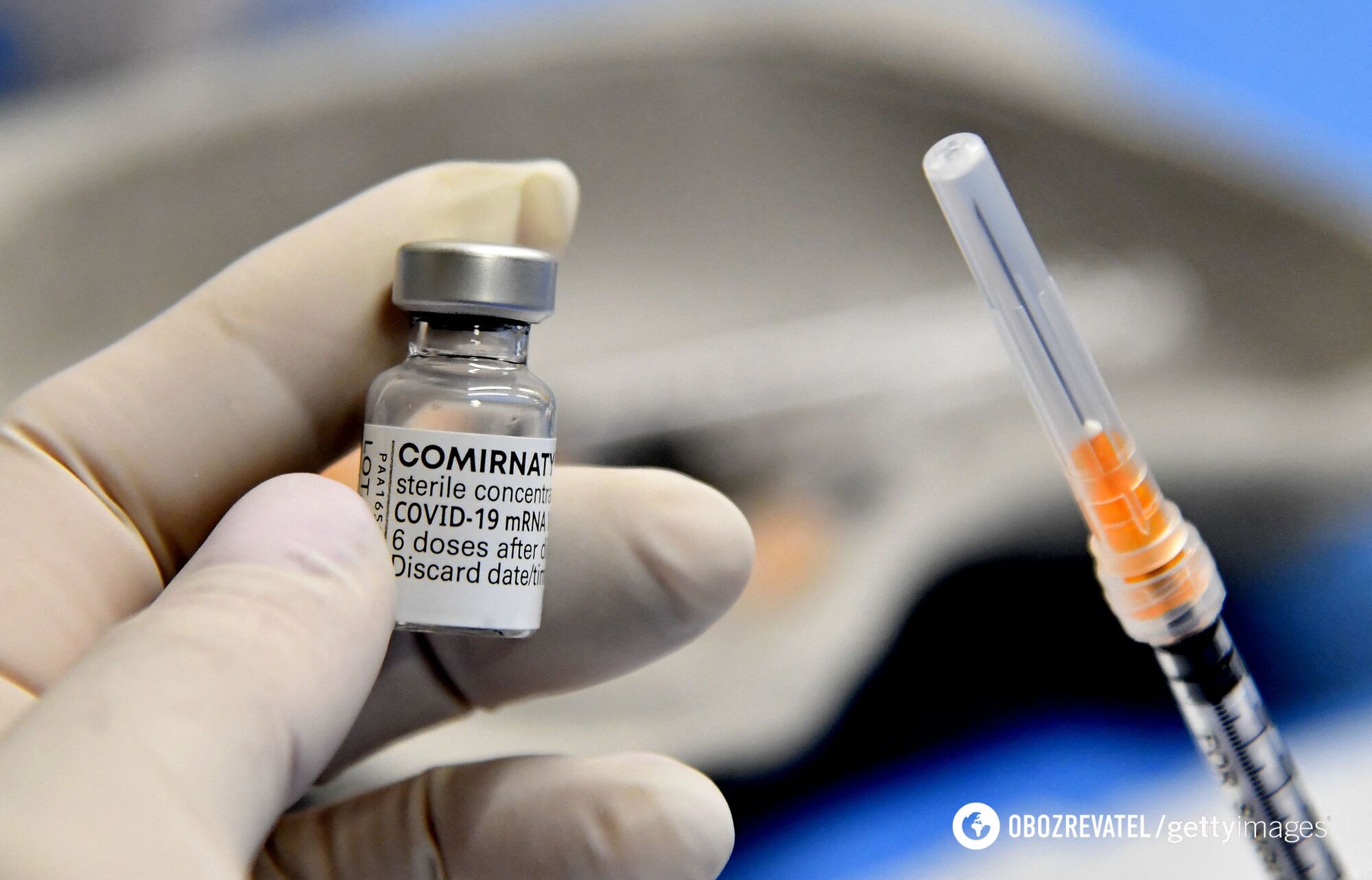 флакон с вакциной Pfizer/BioNTech (Comirnaty)