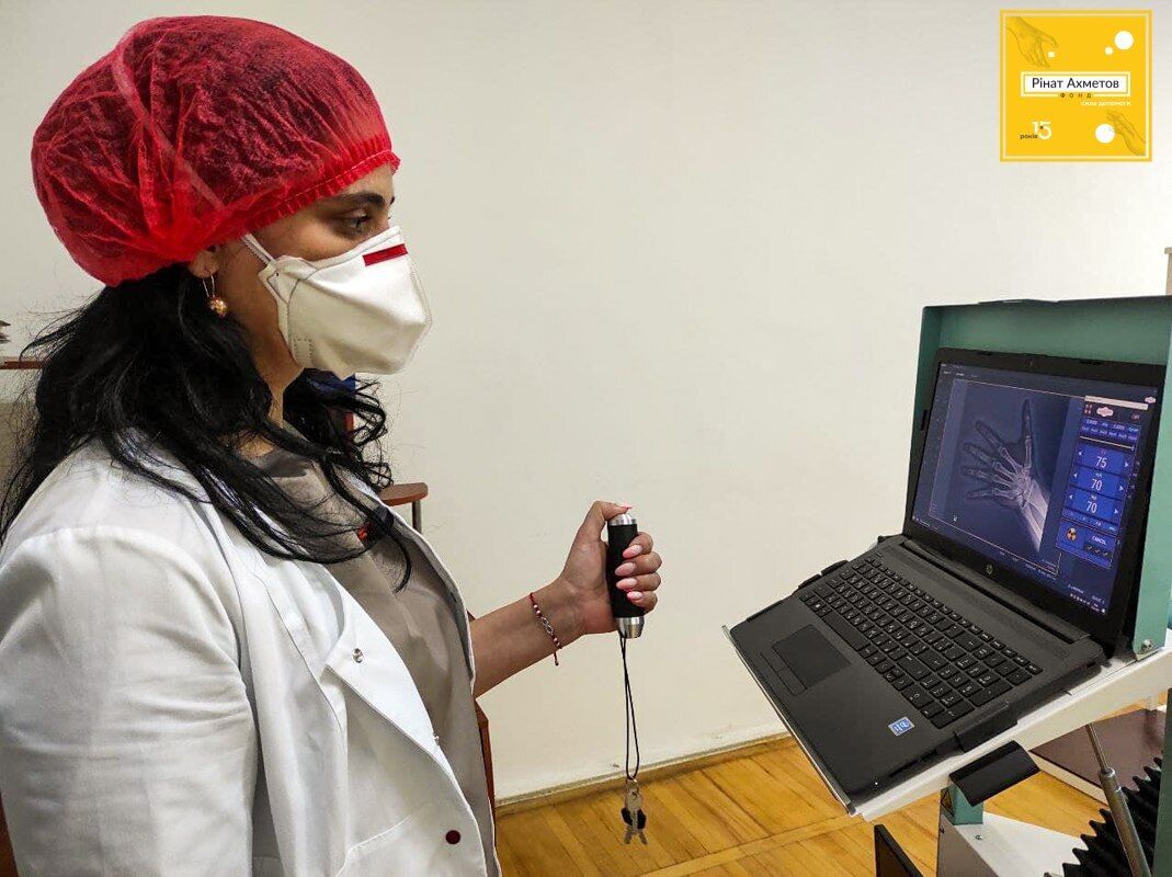 Туберкулезный центр Ивано-Франковска получил рентген-аппарат от Фонда Рината Ахметова