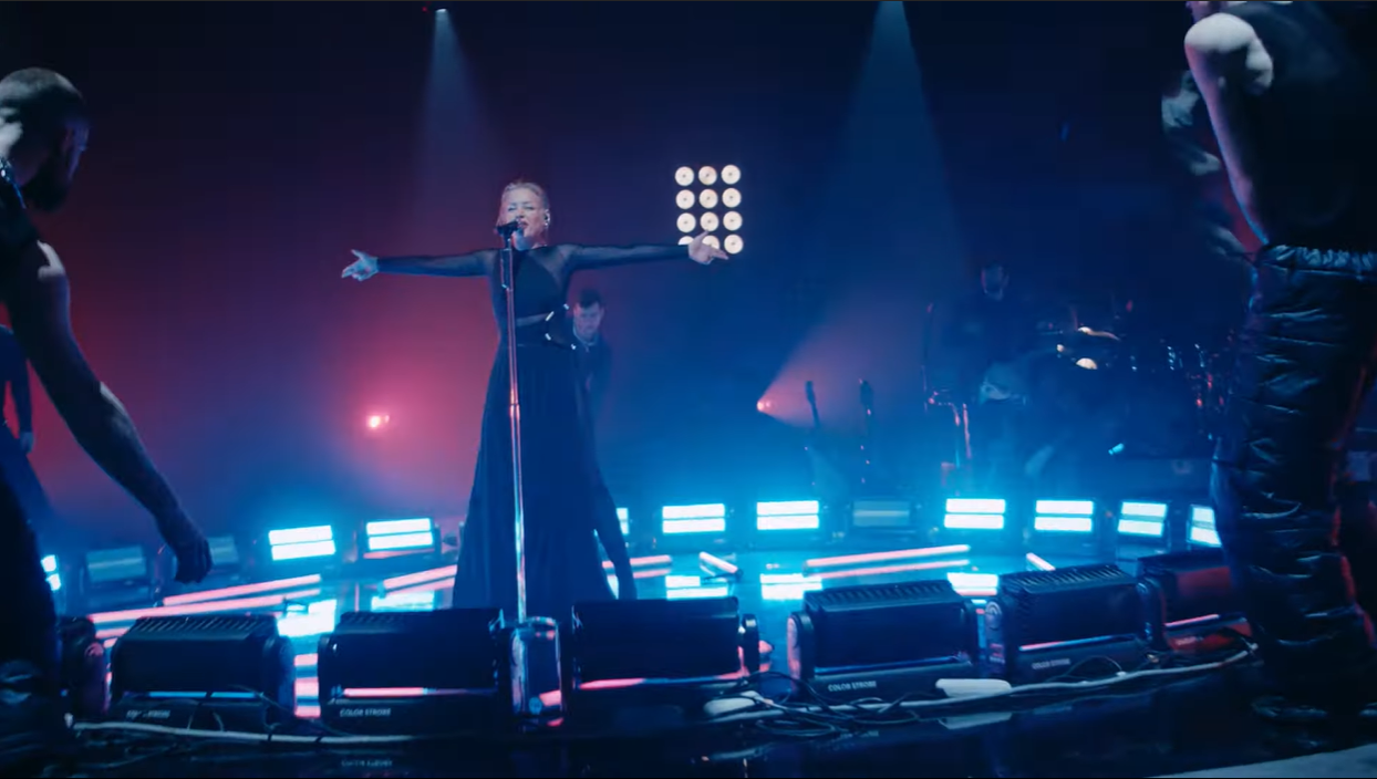 Тіна Кароль представила масштабний live-концерт "Красиво"