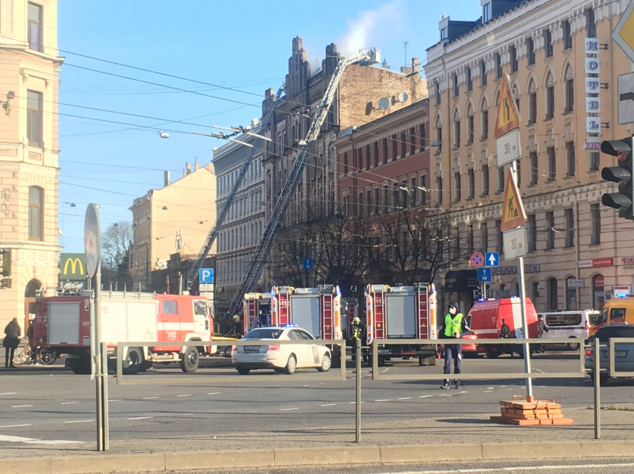 В Латвии произошел пожар в хостеле: много погибших. Фото и видео