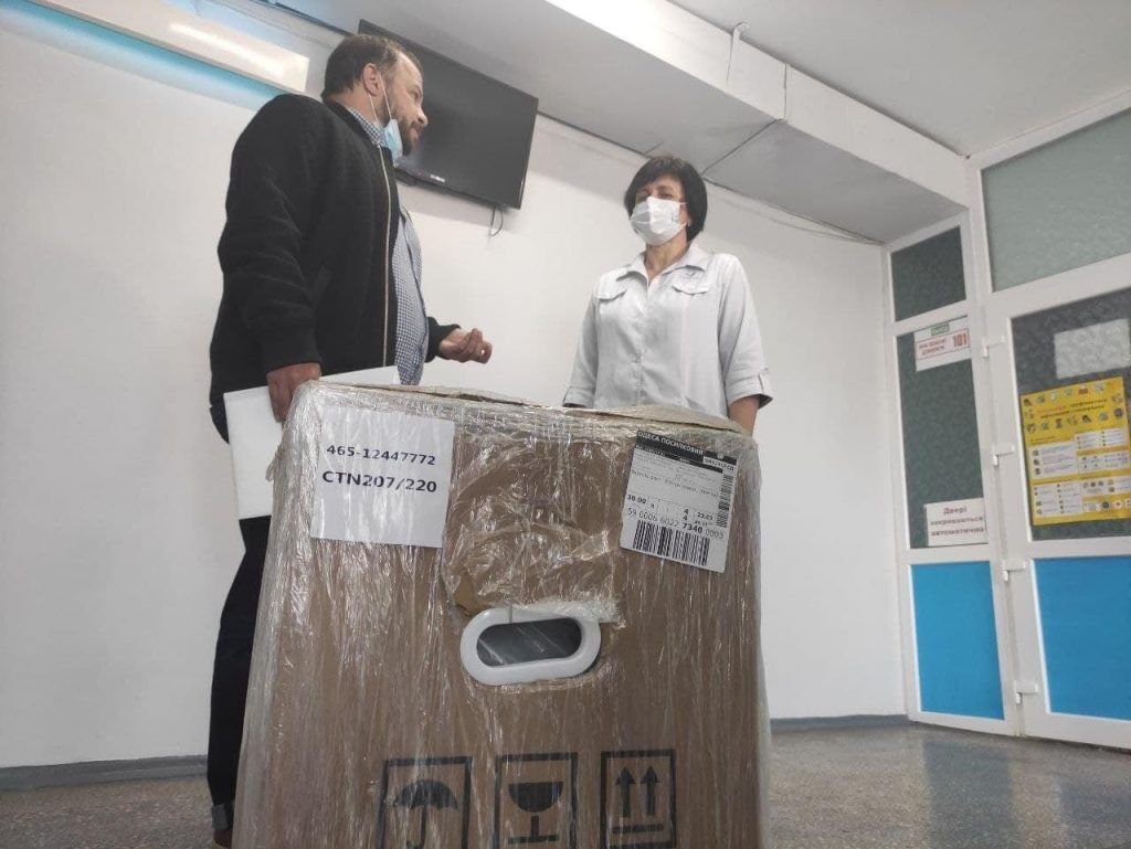 Фонд Петра Порошенко передал в больницы Одесчины кислородные концентраторы