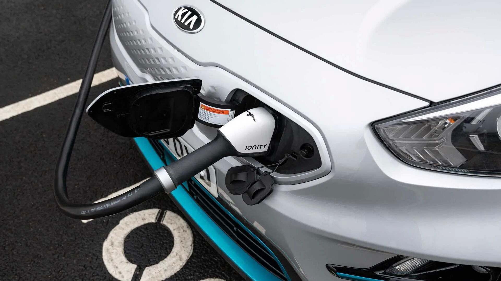 Kia e-Niro отримав акумулятор ємністю 64 кВтг та зможе проїхати без зупинки більше 450 км