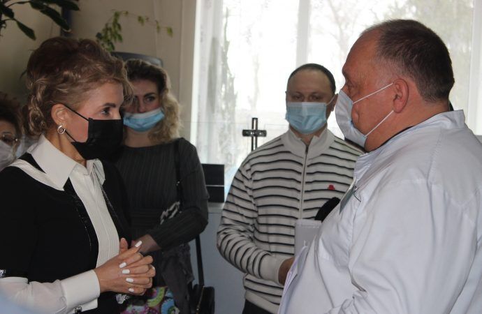Юлія Тимошенко відвідала лікарні Дніпропетровської області