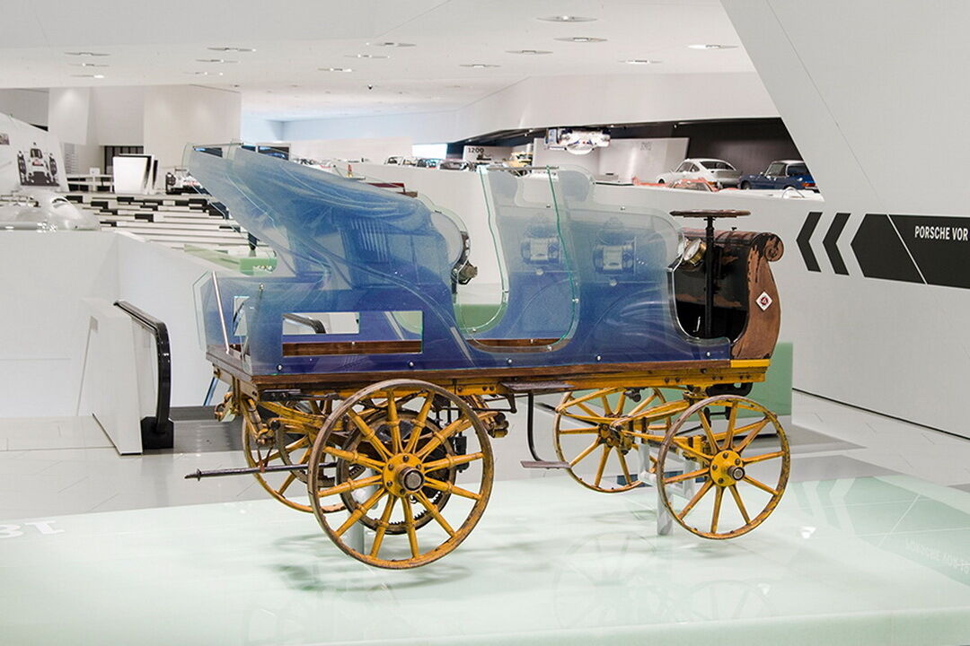 Еще в далеком 1898 году 23-летний Фердинанд Порше создал свой первый электромобиль – Egger-Lohner С.2 Phaeton