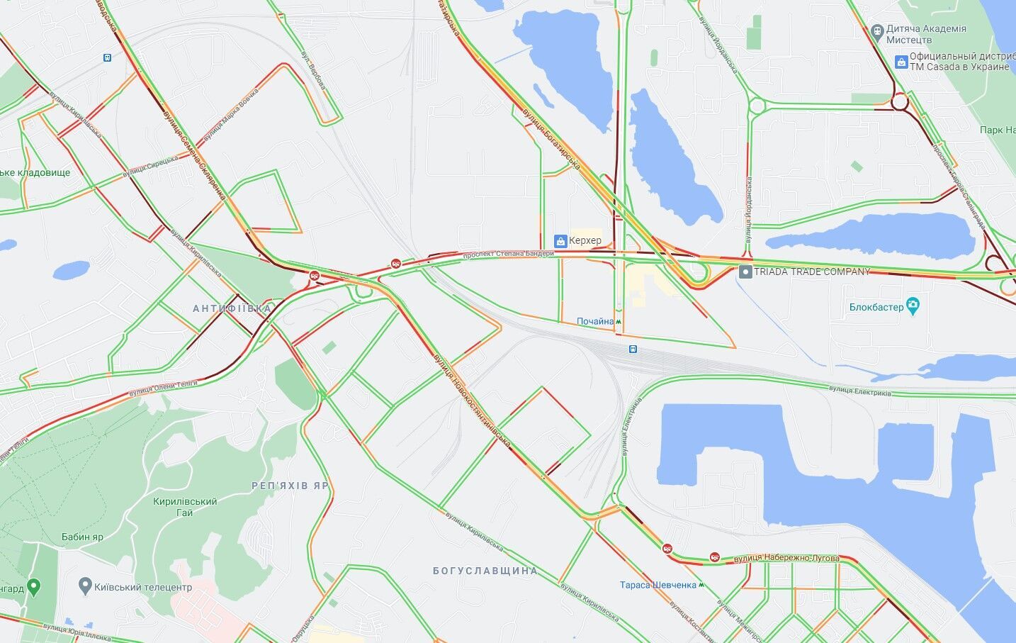 Пробки на проспекте Степана Бандеры.