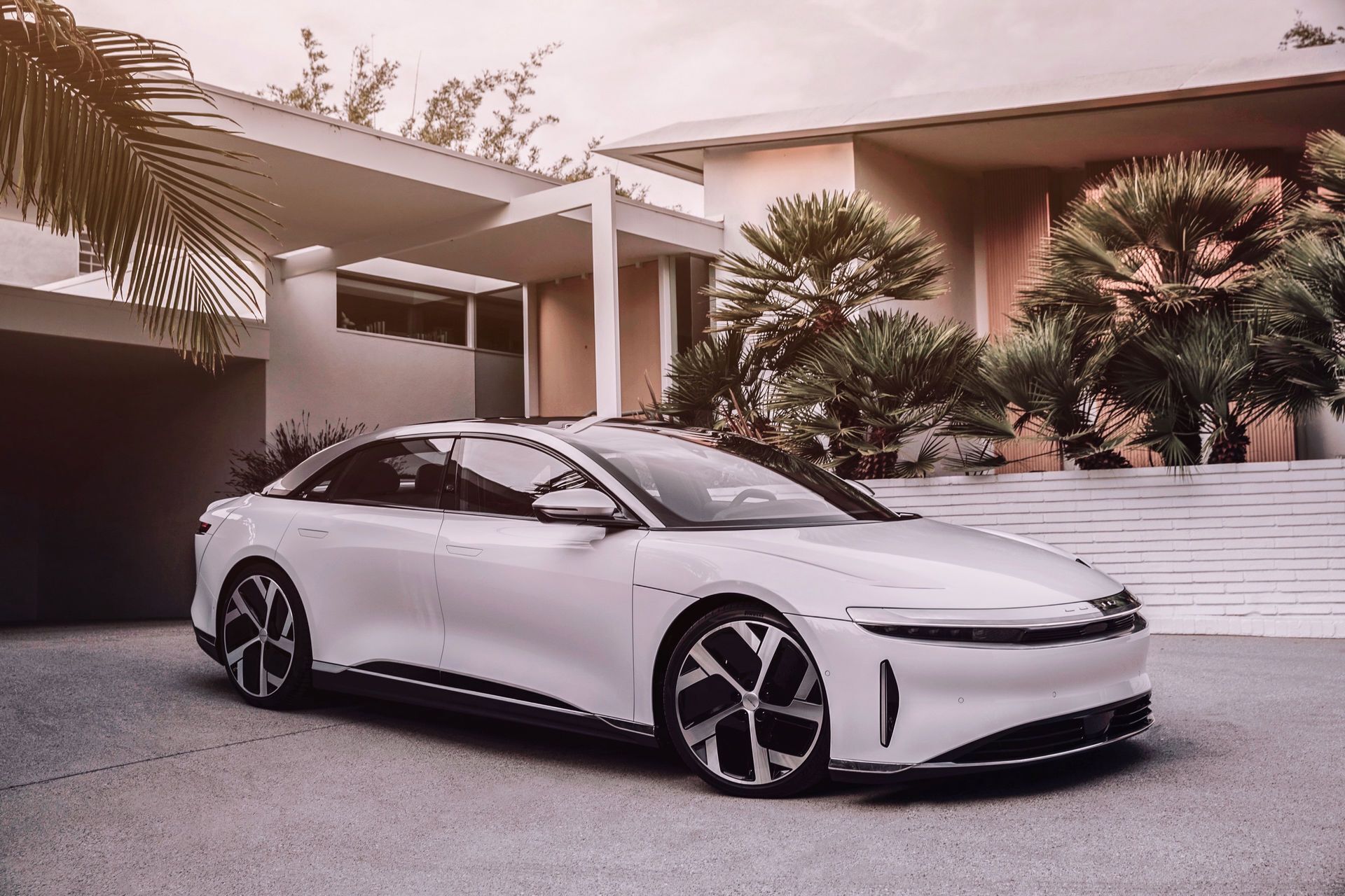 Характеристики Lucid Air удивляют